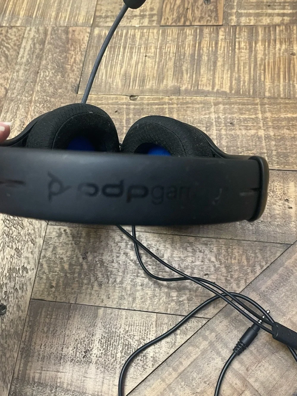 Black Wired Over-Ear Headset with Microphone - Gaming & Communication
